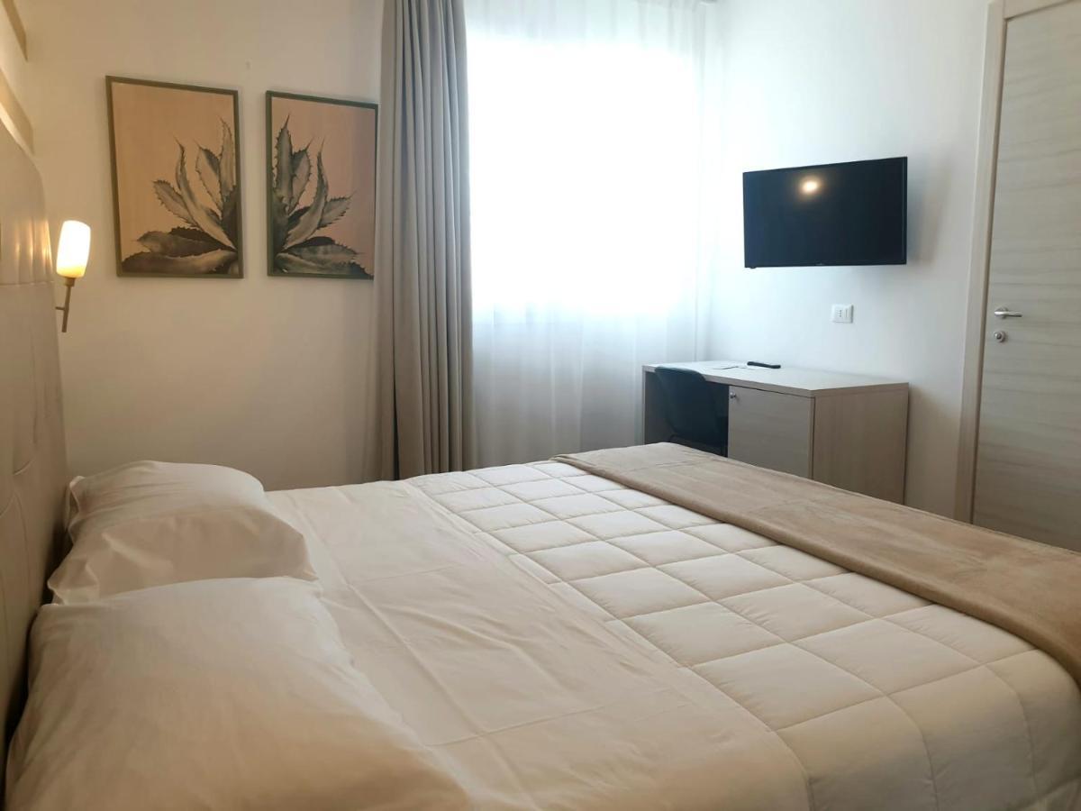 Hotel Grel Chiaramonte Gulfi Buitenkant foto