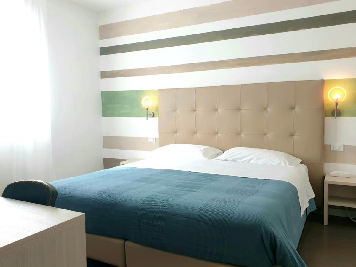 Hotel Grel Chiaramonte Gulfi Buitenkant foto