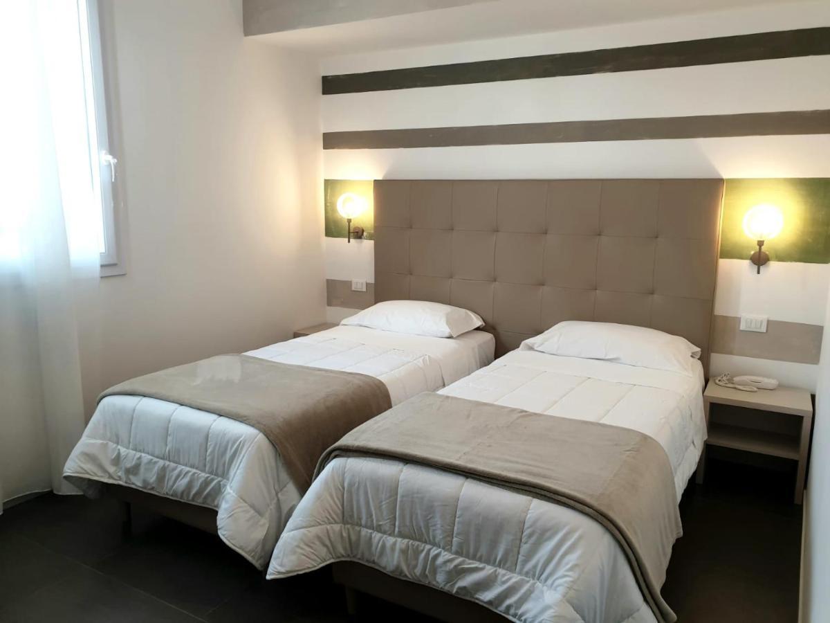 Hotel Grel Chiaramonte Gulfi Buitenkant foto