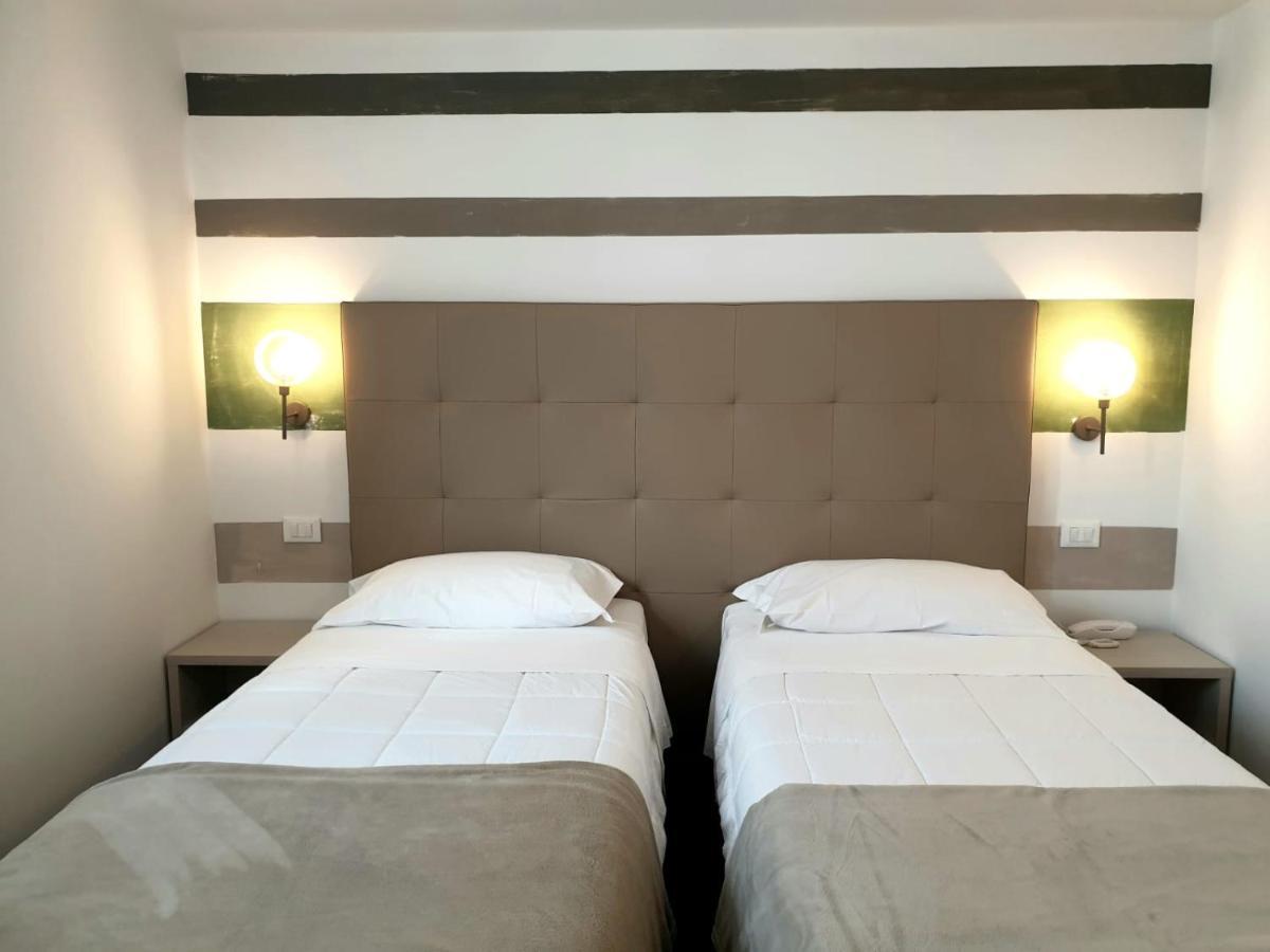 Hotel Grel Chiaramonte Gulfi Buitenkant foto